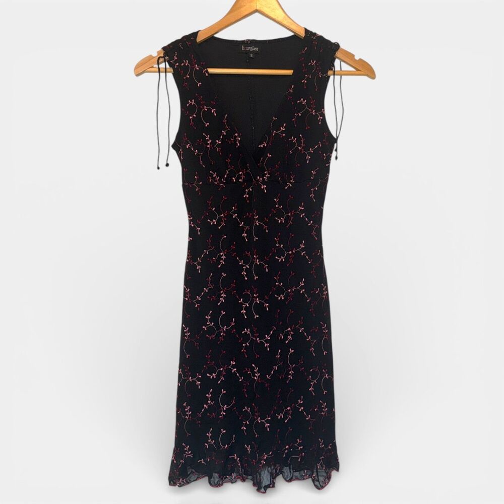 VTG Y2K Hourglass Mini Dress Black w Pink + Red Embroidery Ruffle Hem Whimsy